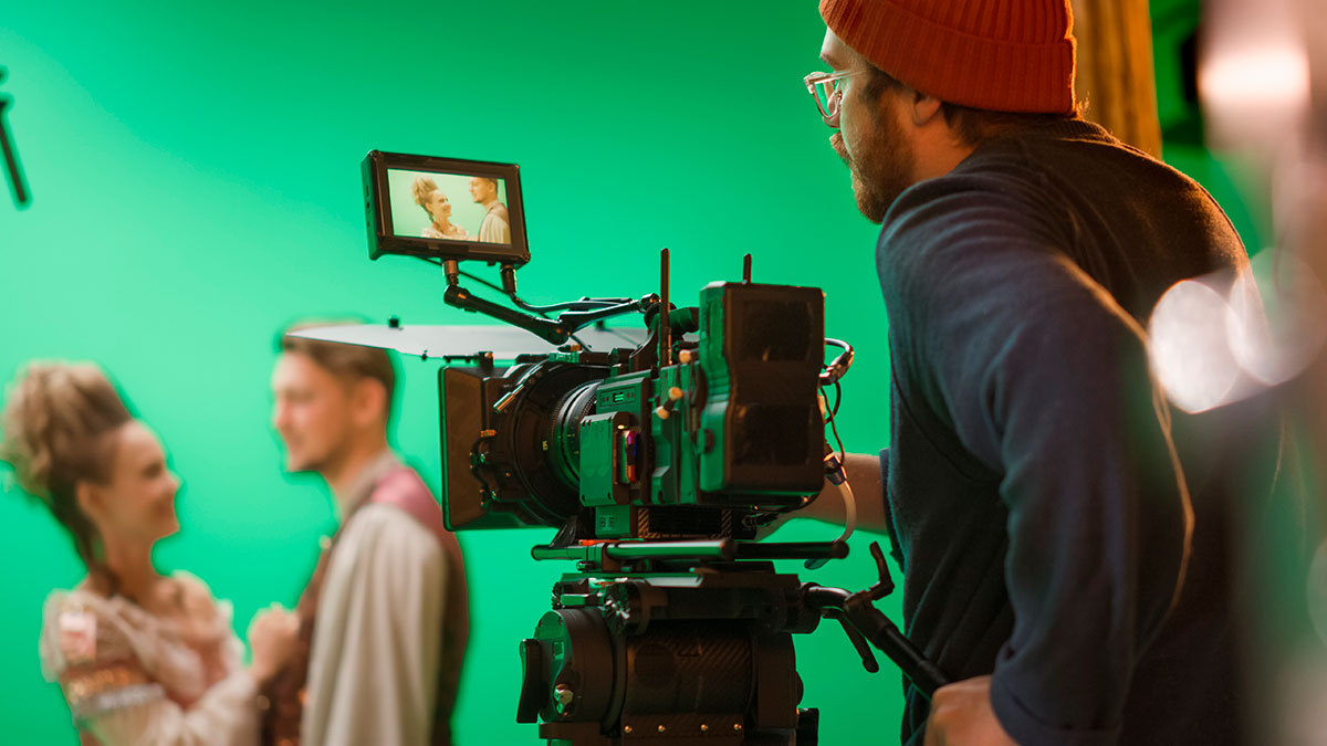 What is a Filmmaker? Everything You Need to Know